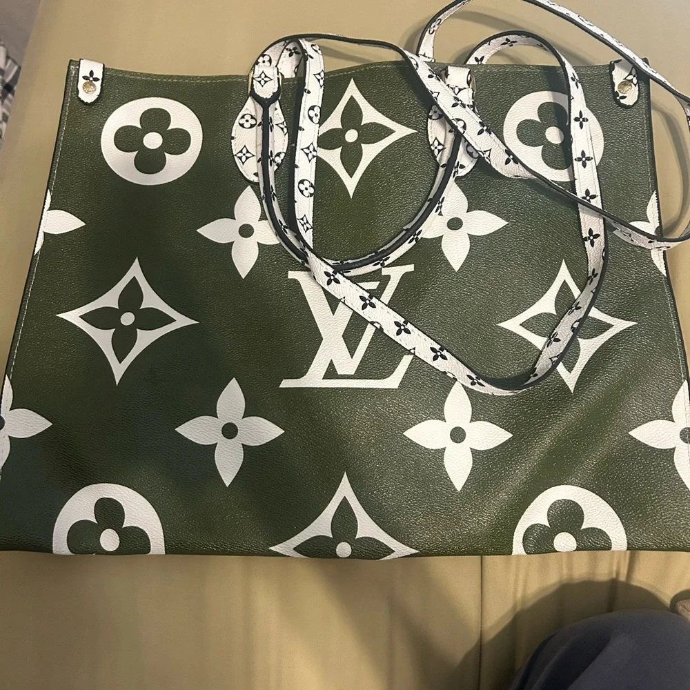Green Tote Bag - Picture 4 of 6